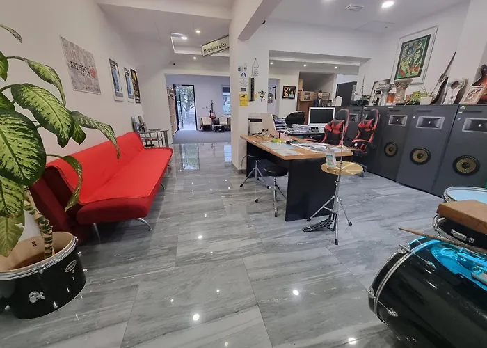 Artrock Residence