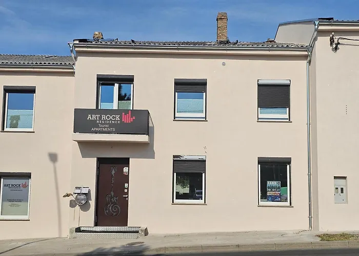 Artrock Residence