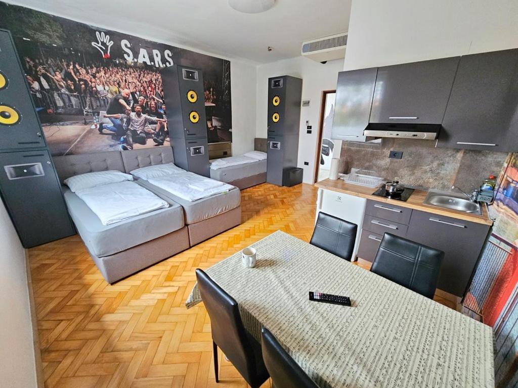 Artrock Aparthotel *